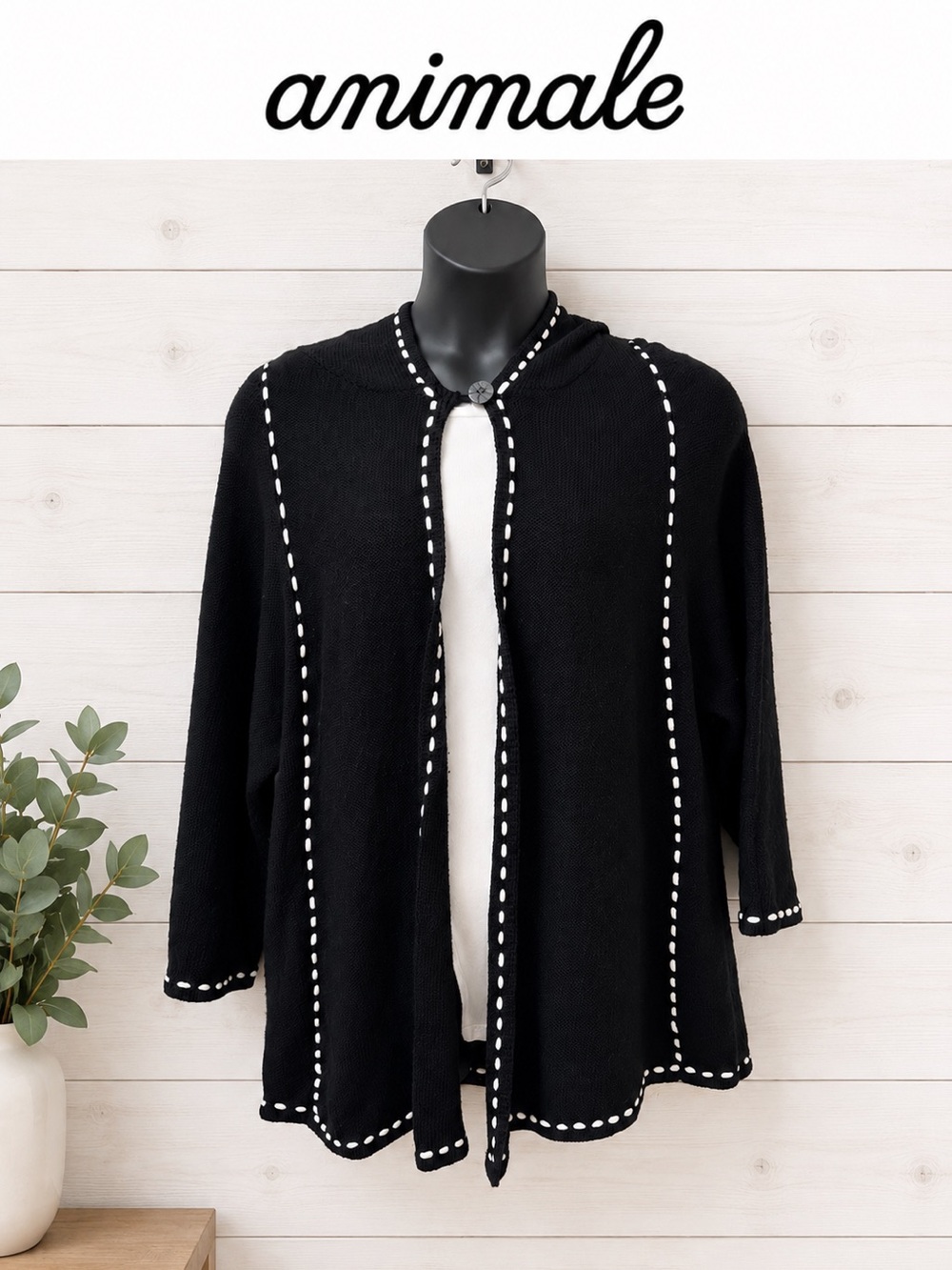 Animale Black & White Contrast Stitch Cardigan – One Size